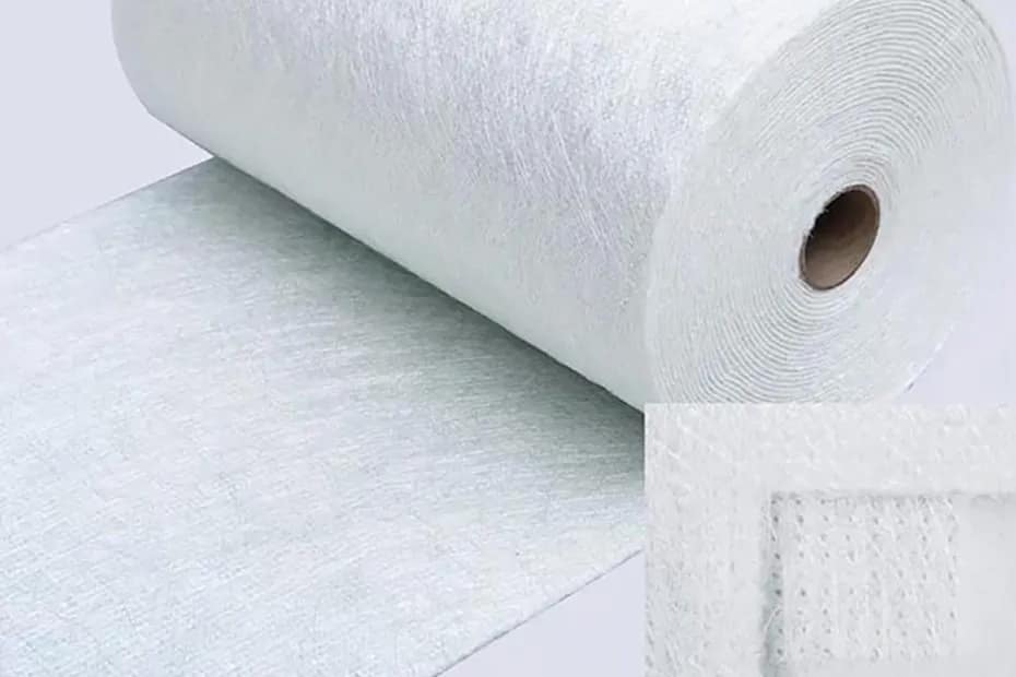 High-precision metric white fiberglass core combo mat, featuring stitched integration for Sandwich reinforcement, optimized resin wet-out, and high-modulus, engineered for vacuum infusion and RTM processes, provided by DISLAB.