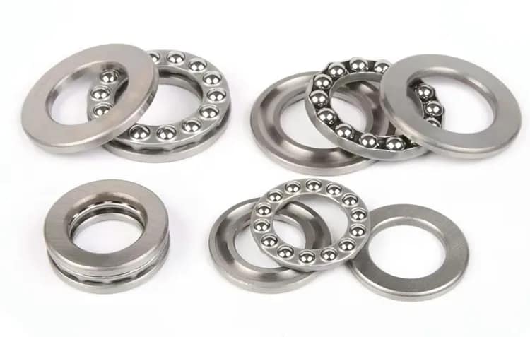 High-precision single row cylindrical roller bearings with brass cages, designed for high radial load capacity and high-speed industrial motor applications, manufactured to ABEC-5 standards by DISLAB.